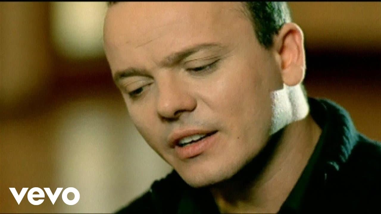 Gigi D'Alessio - Liberi da noi (Official Video)