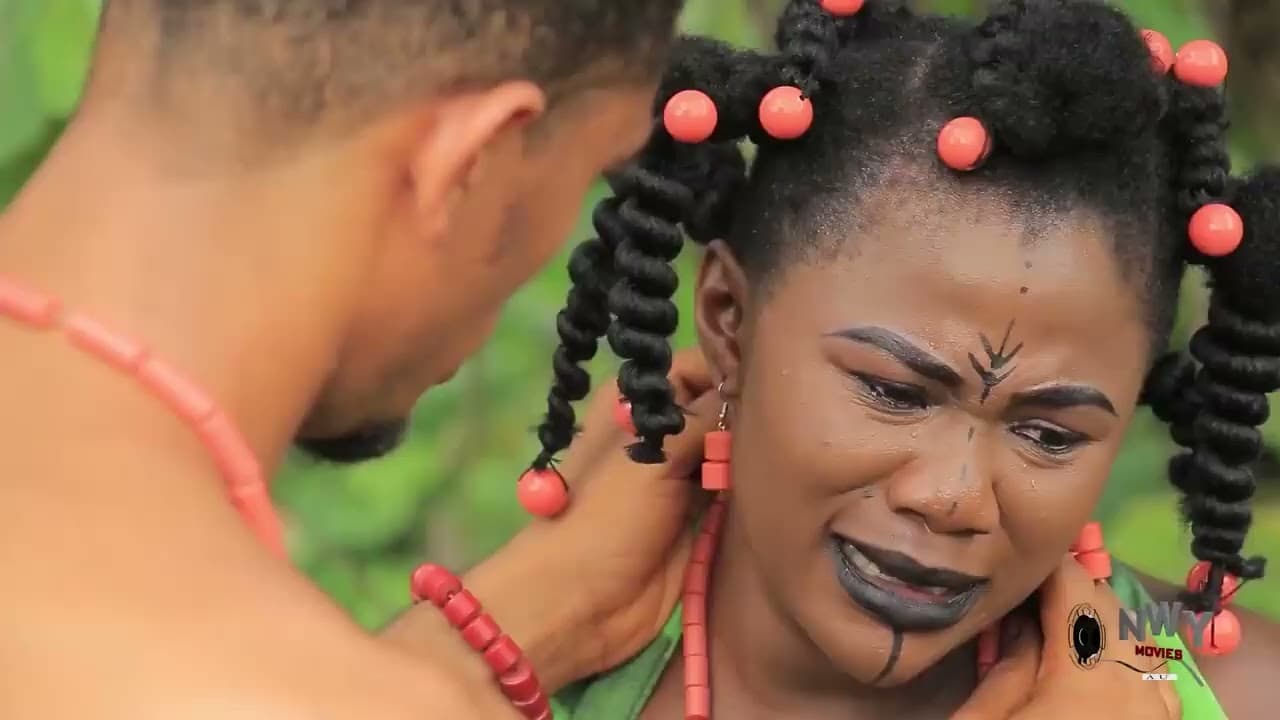 WATCH HOW THE PRINCESS FELL IN LOVE WITH THE PALACE CAPTIVE